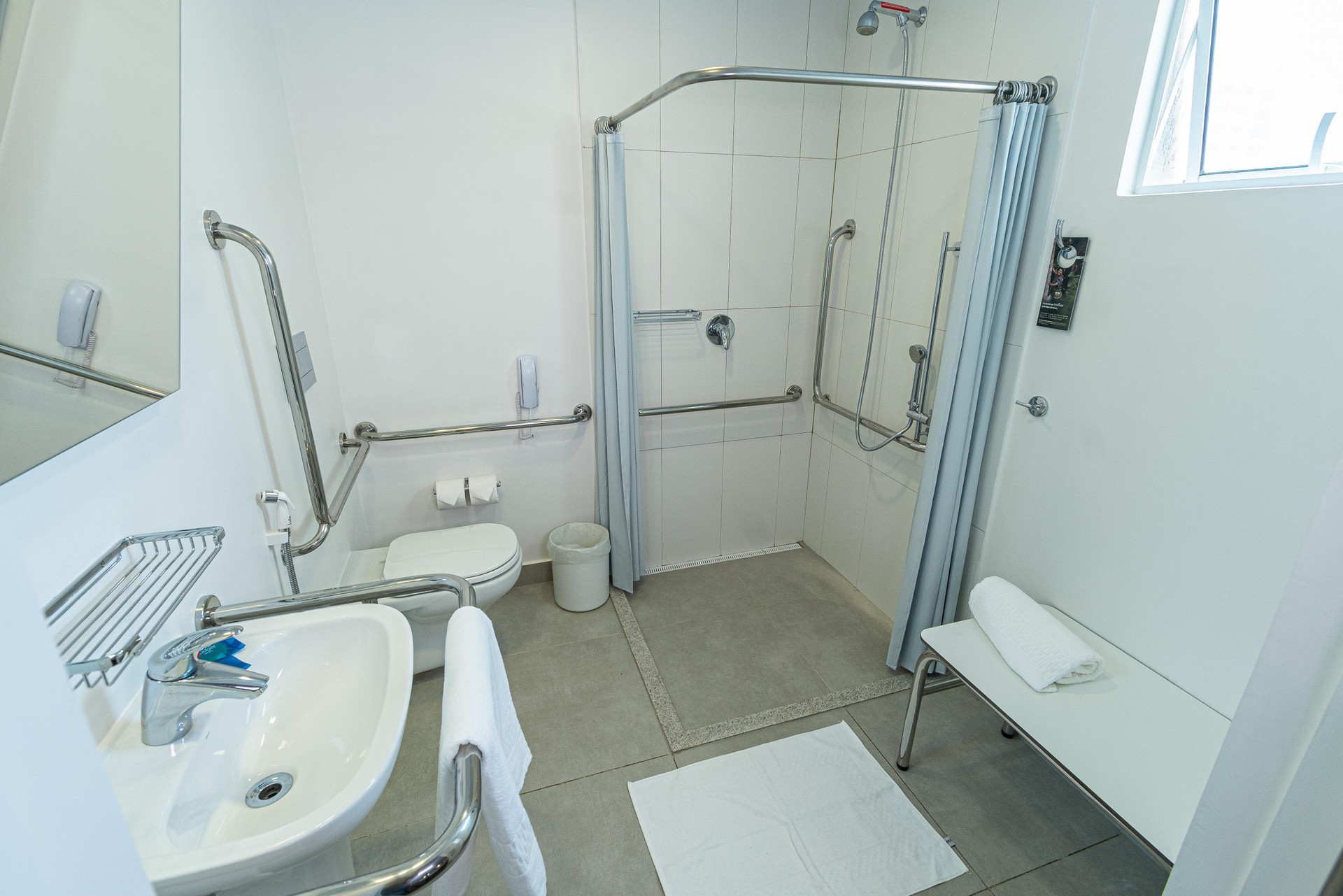 Bathroom Ibis Budget Fortaleza Praia de Iracema