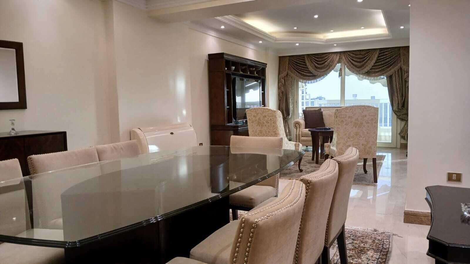 Restaurant The Nile View 4BDR Apartment