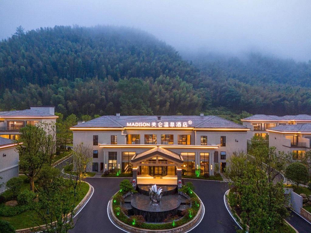 Vista Exterior Madison Hot Spring Hotel Jian Wugong Mountain