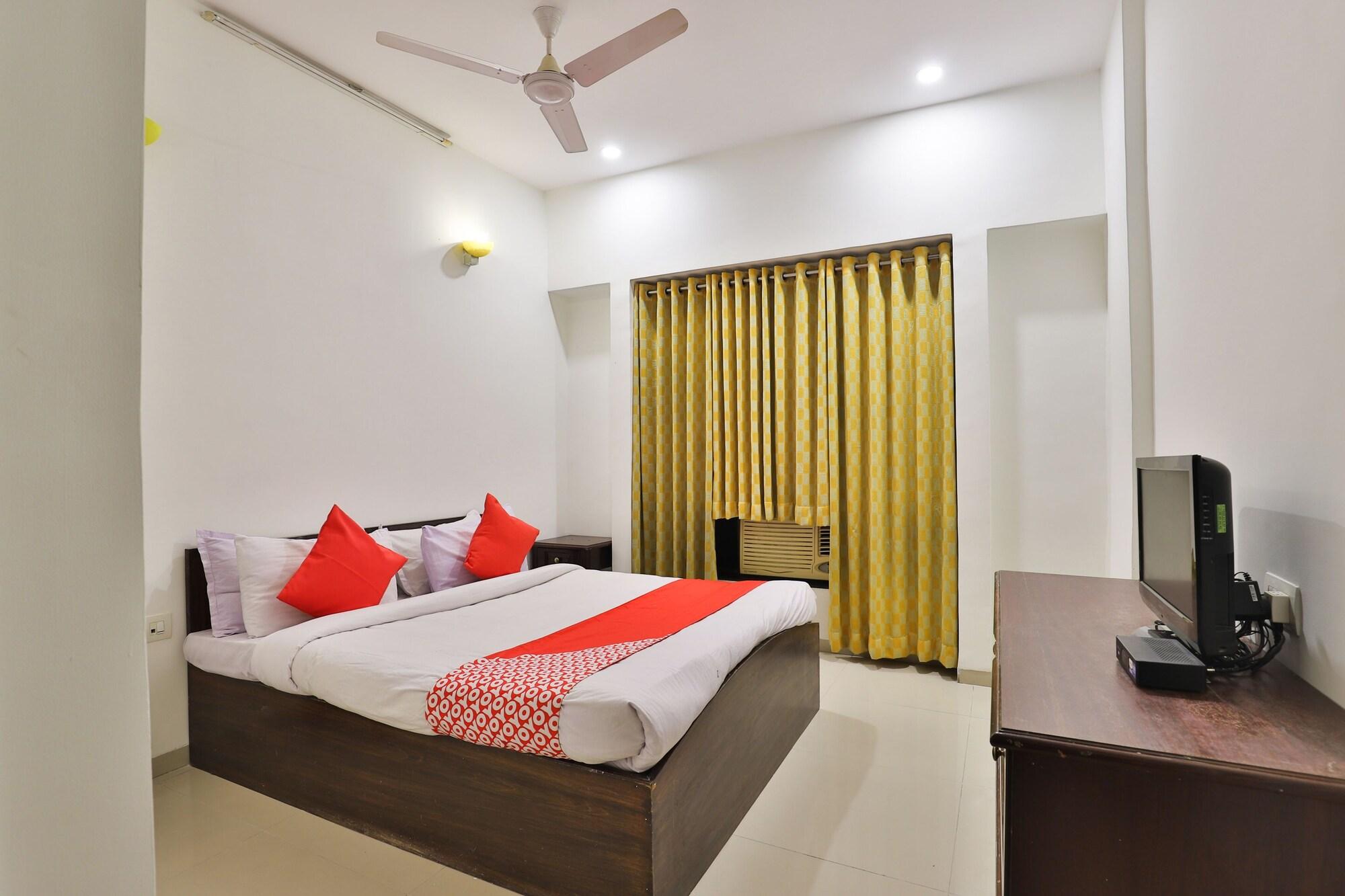 Habitación OYO 2494 Hotel Shree Plaza