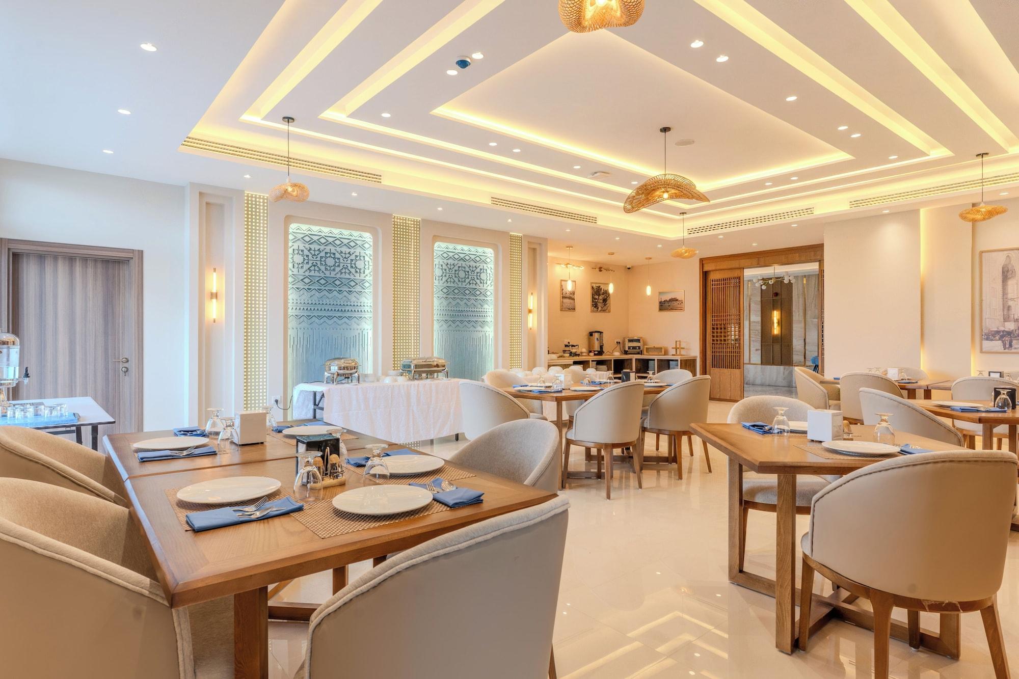Restaurant Golden Pillar Hotel