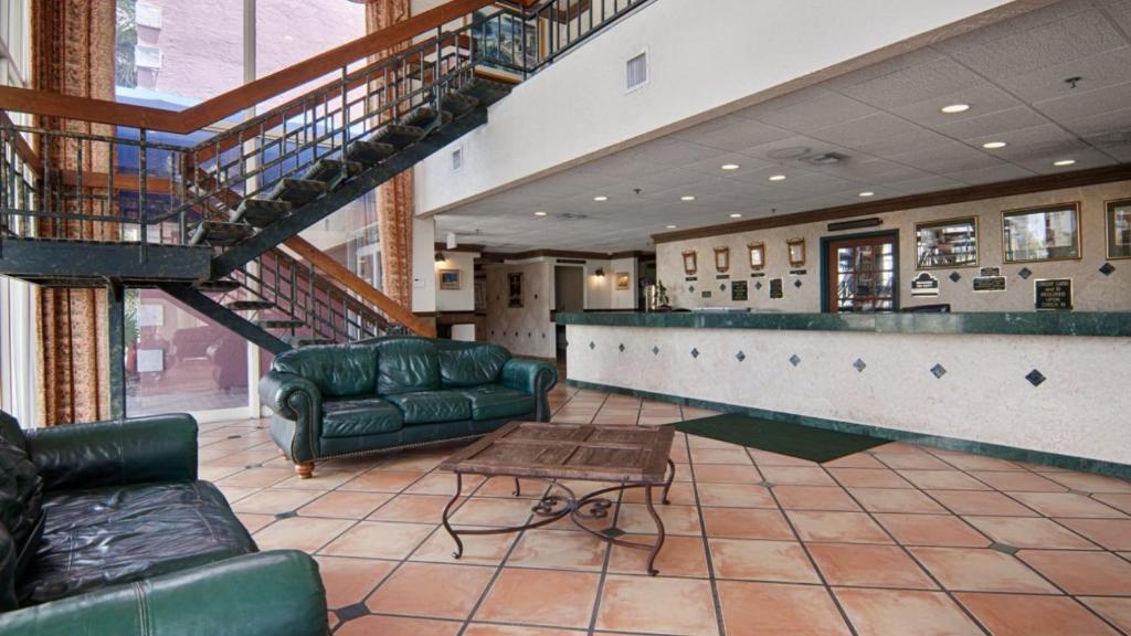 Vista Lobby Miami Gardens Inn & Suites