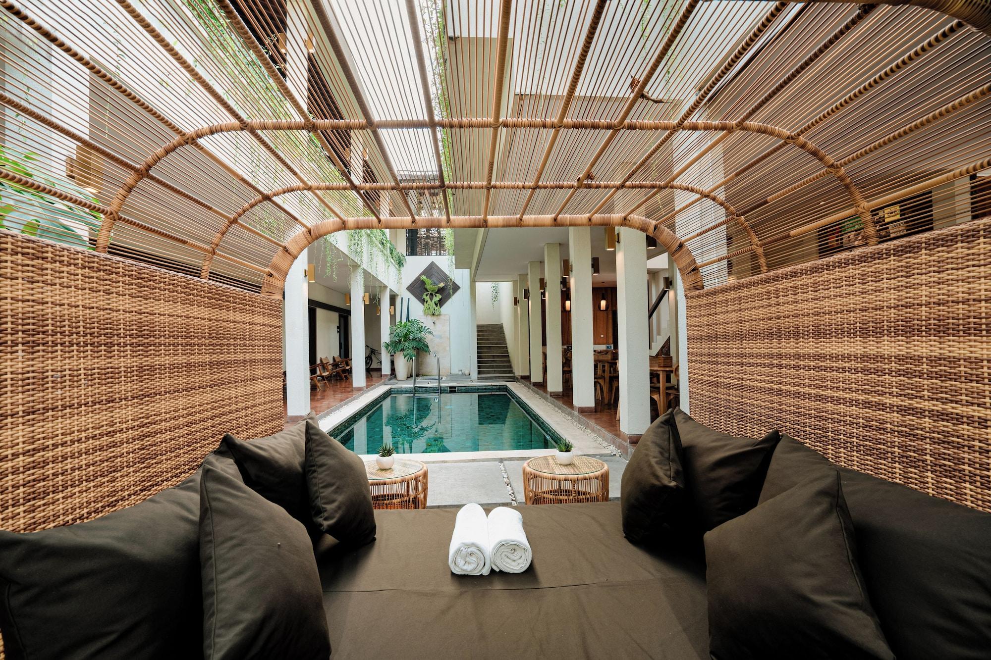 Varios Sedasa Lodge