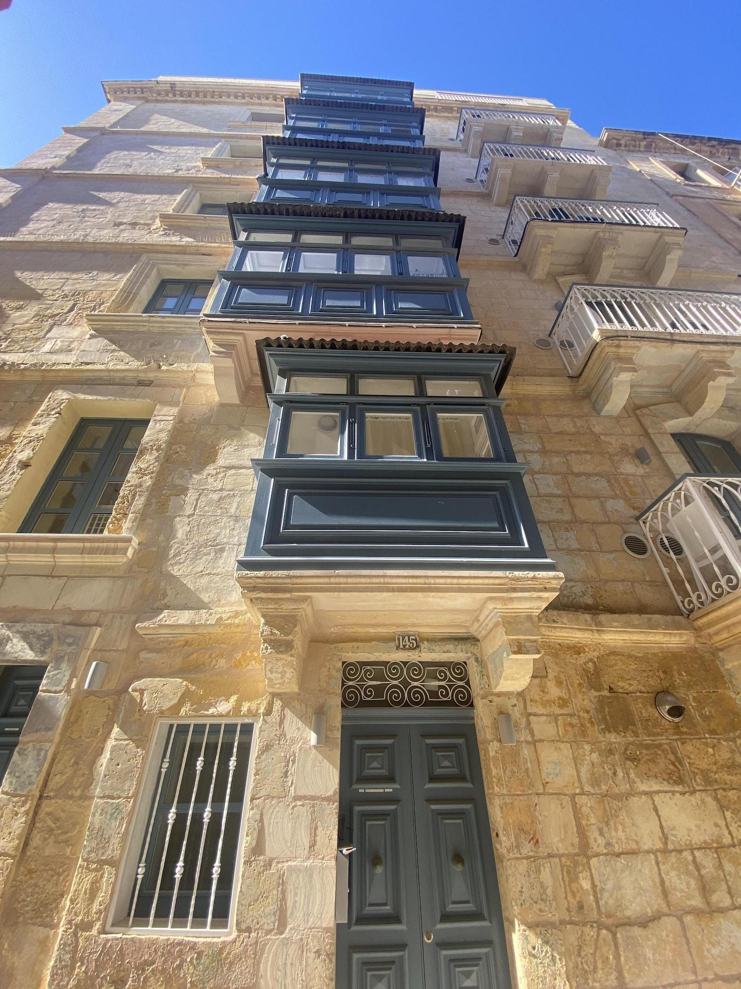 Vista Exterior Ursula Suites- Self Catering Apartments- Valletta- by Tritoni Hotels