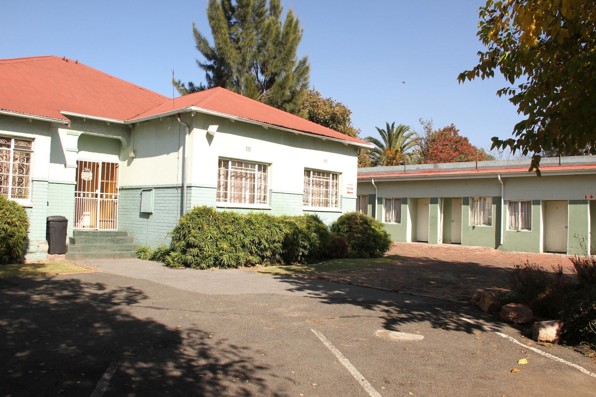 Varios Bubble Ball Guest House