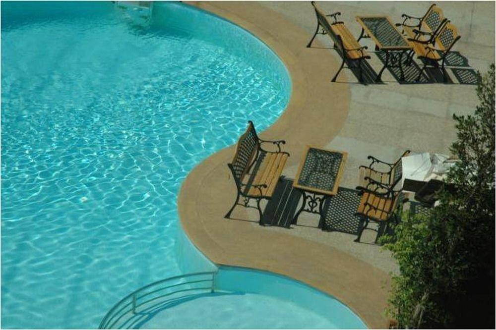 Vista Piscina V-One Hotel Korat