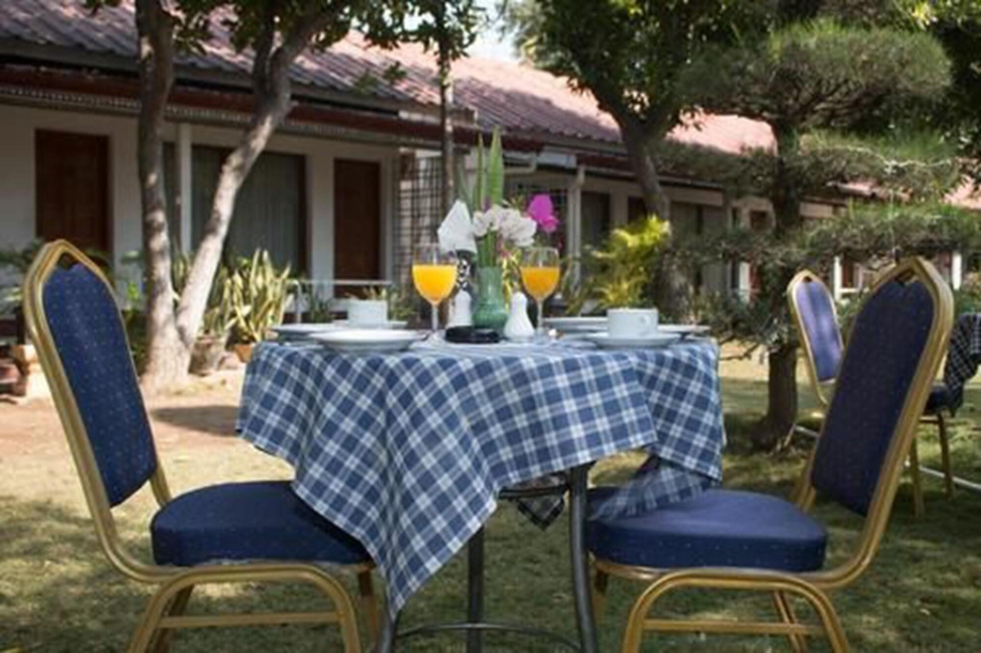 Restaurant Lawkanat Hotel