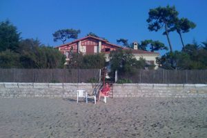 Alquiler Vacacional - Superb Basque villa. Direct access to the sea. 7 bedrooms including 4 doubles. Sleeps 13.
