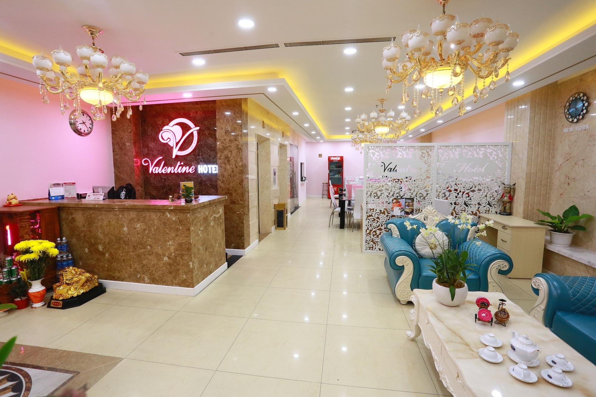 Vista Lobby Valentine Hotel