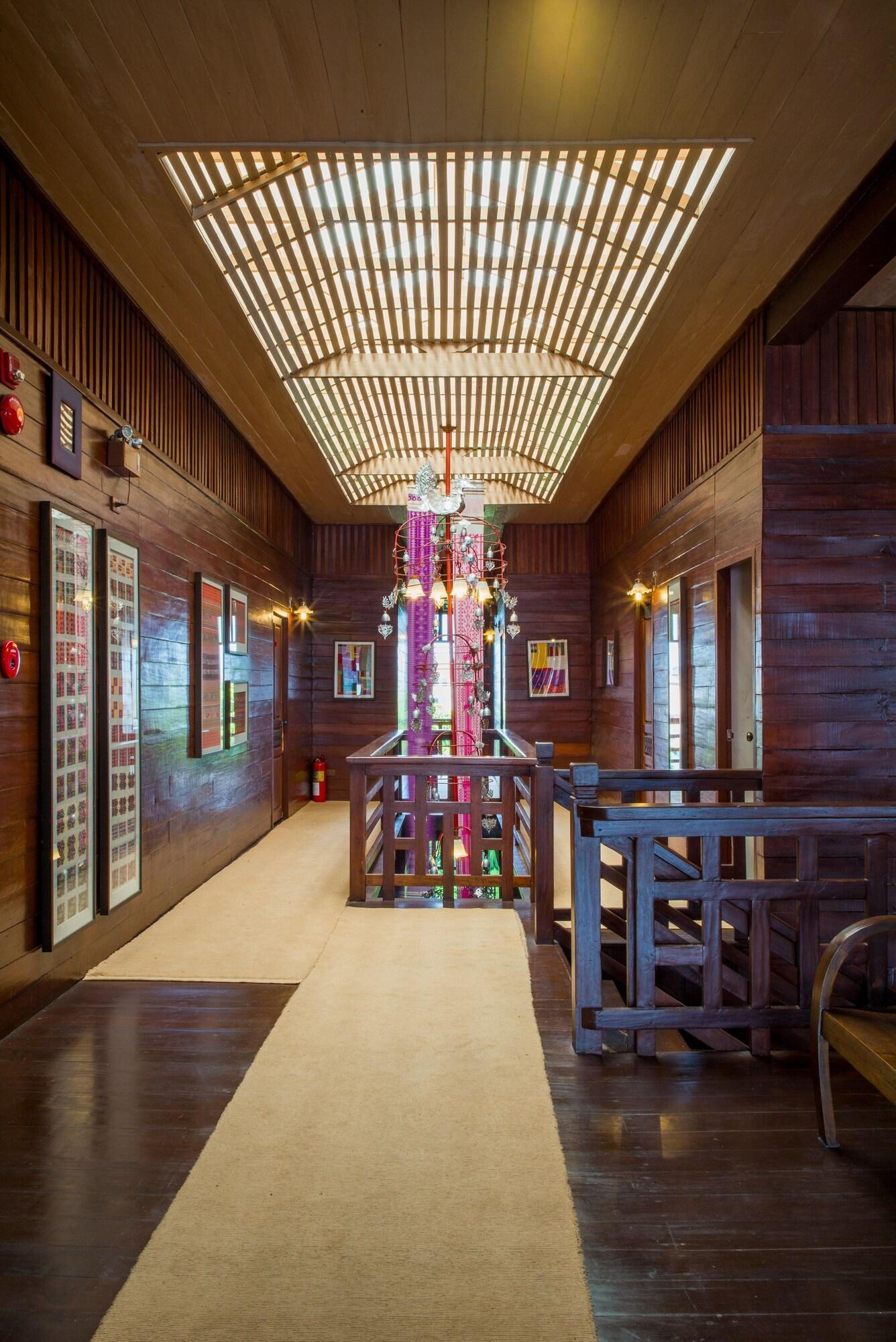 Varios Pukha Nanfa Hotel