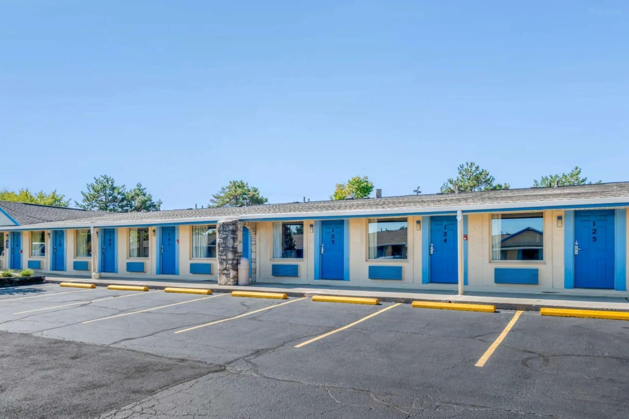 Vista Exterior Hilliard Motor Lodge