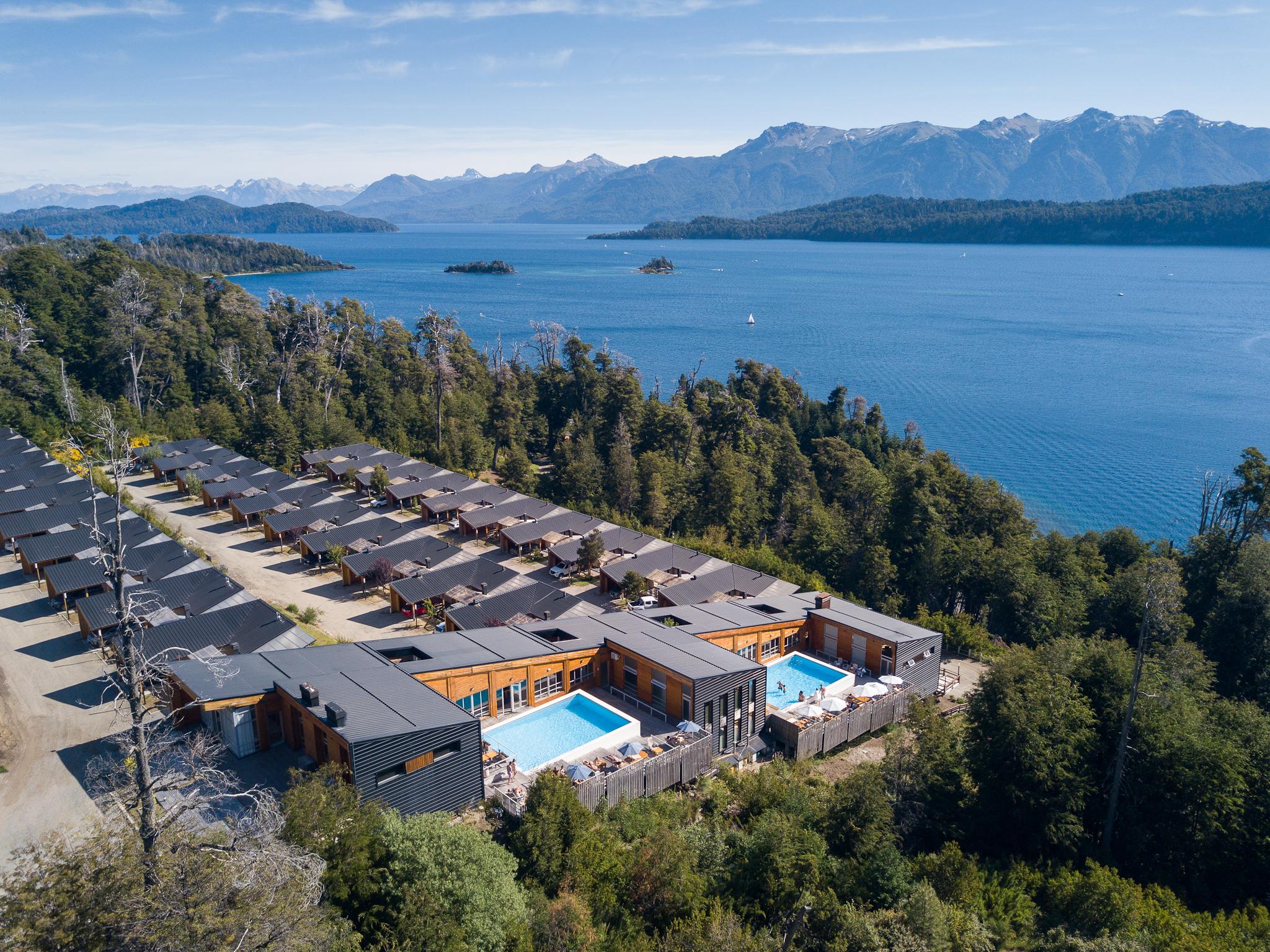 Vista Exterior Bahía Montaña Resort