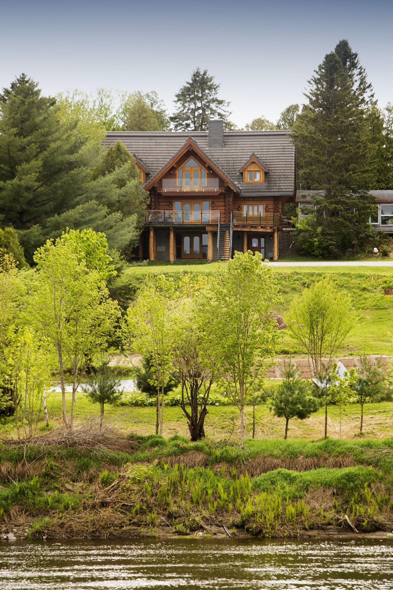 Varios La Maison en Bois Rond