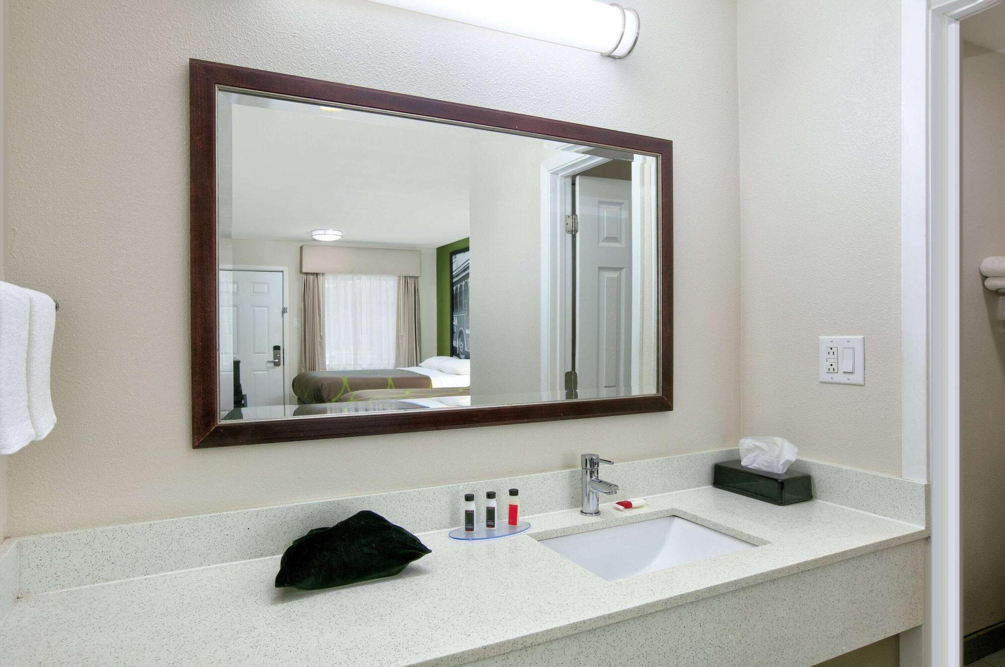 Equipamiento de Habitación Super 8 by Wyndham Palestine