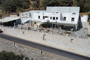 Alojamiento - ELAIOLITHOS - Luxury Villa Suites - Adults Only