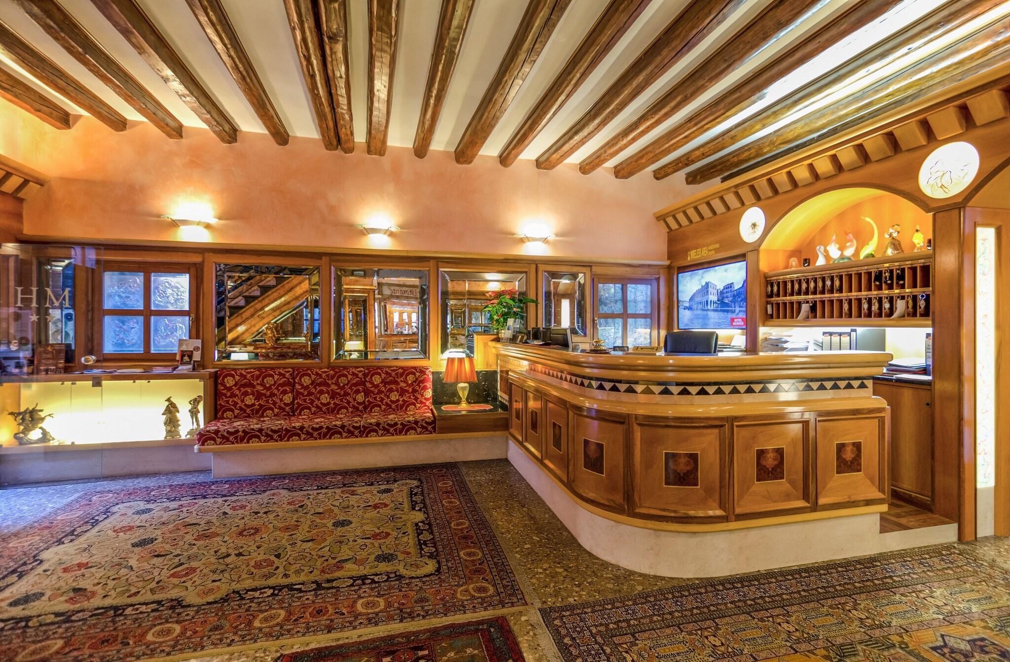 Vista Exterior Messner Palace Hotel