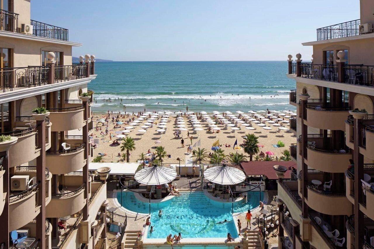 Vista Exterior Golden Rainbow VIP Residence