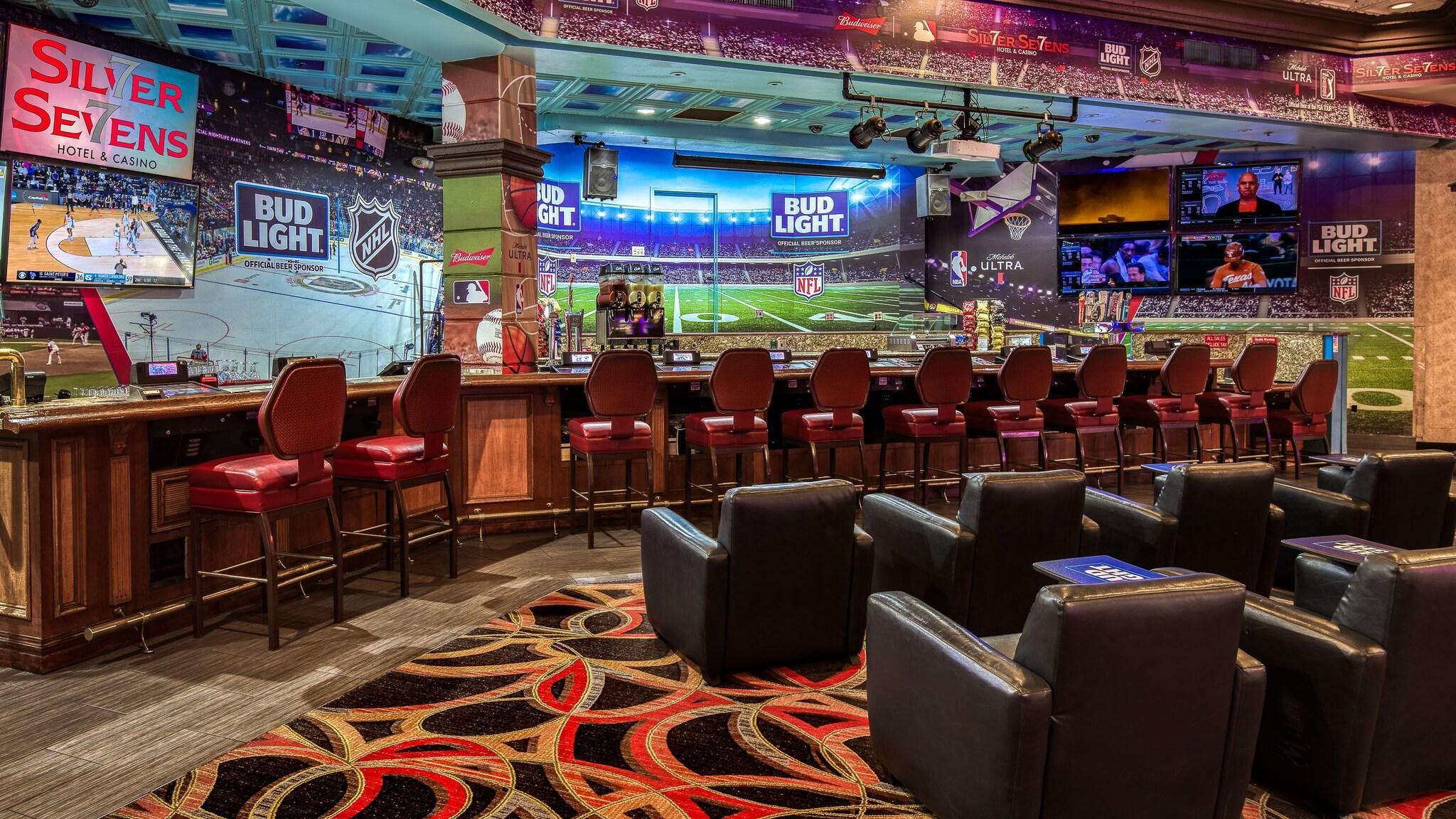 Bar/Salón Silver Sevens Hotel & Casino