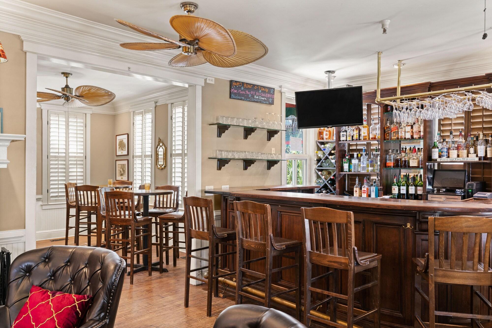 Bar/Salón Village Inn and Pub - Adults Only