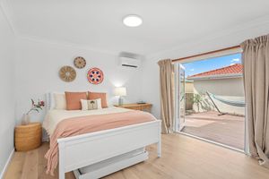 Alquiler Vacacional - Vivid Retreat – Where the Sea Sings You to Sleep