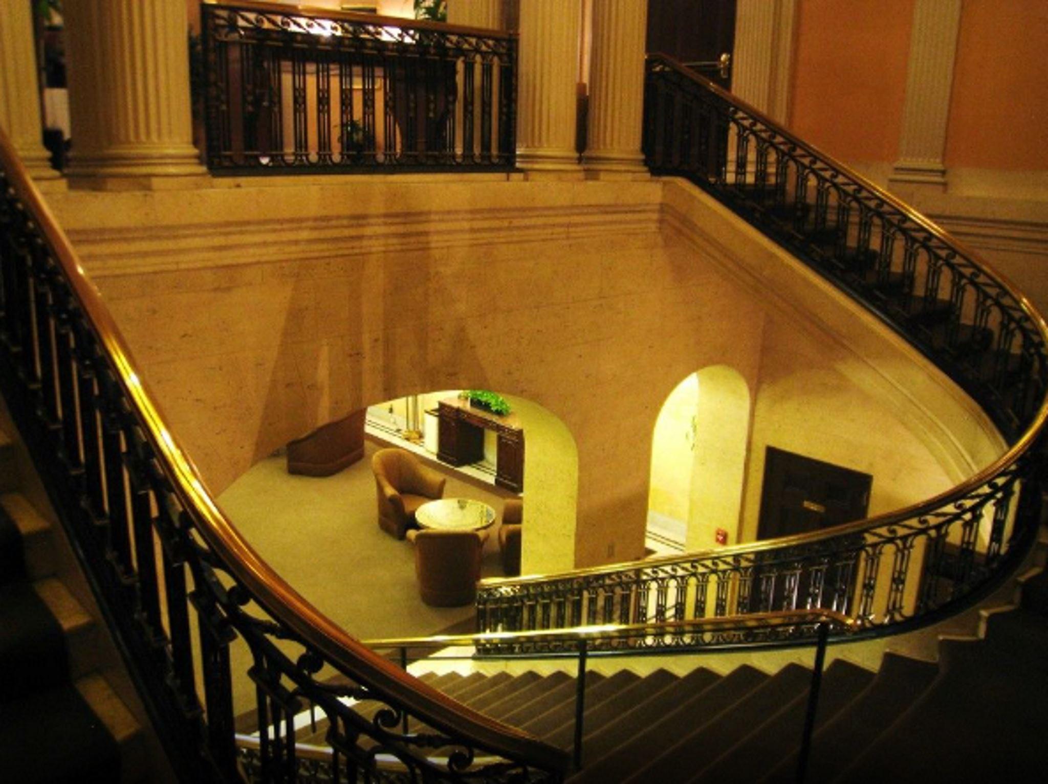 Vista Lobby Boston Common & Conference Center
