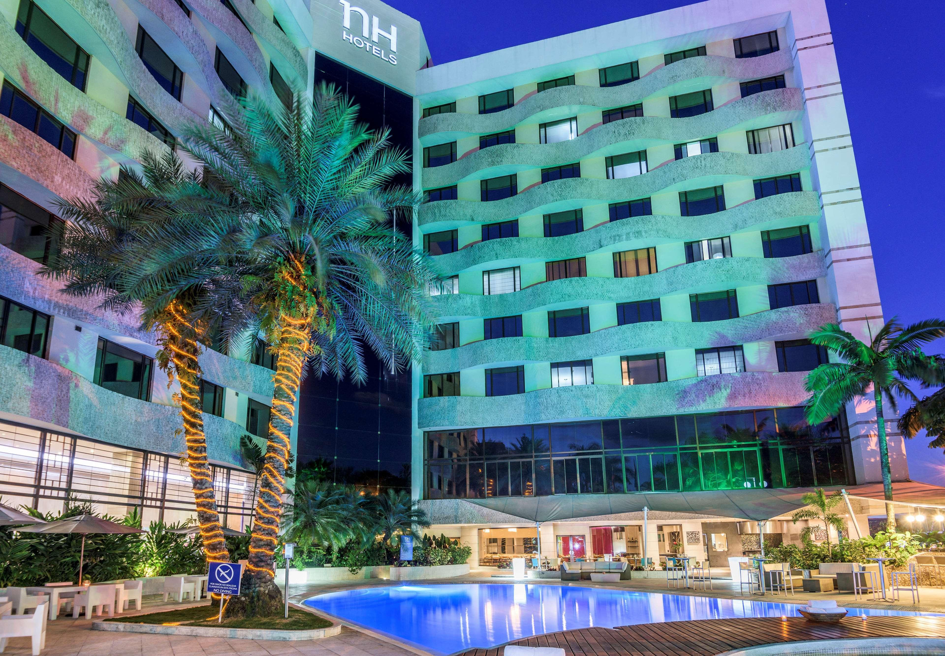 Vista Exterior NH Cali Royal