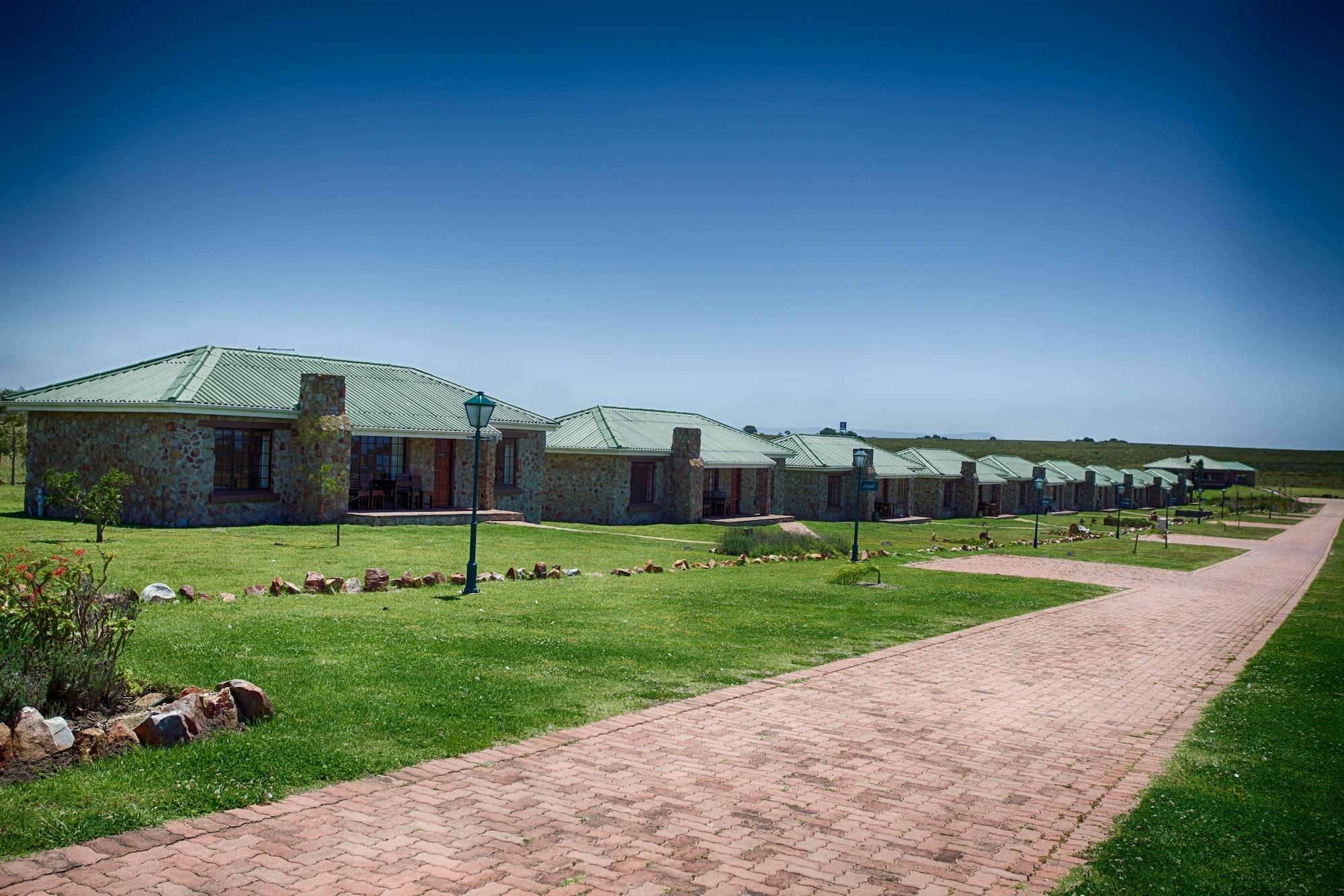 Varios Mentors Country Estate