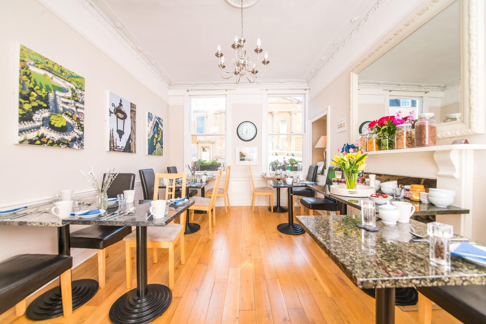 Comodidades del Alojamiento The Henry Guest House