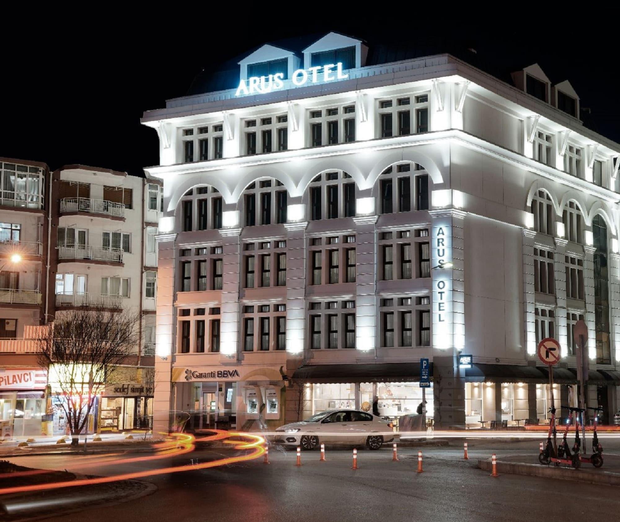 Varios Arus Hotel