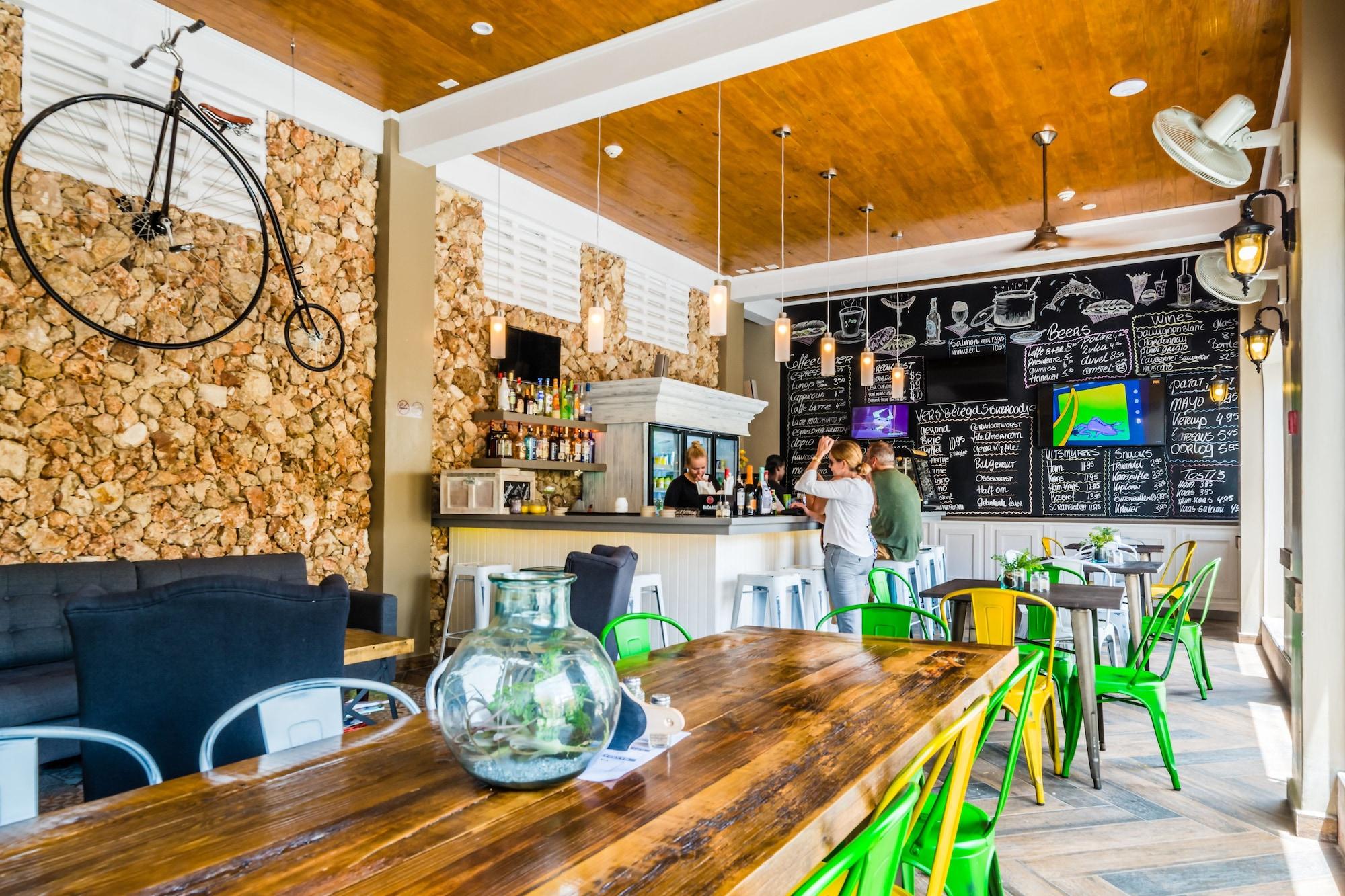 Restaurant Bed & Bike Curacao Hostel