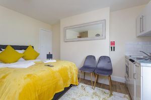 Alquiler Vacacional - St Mary's Modern Central Huge Studio Apartments