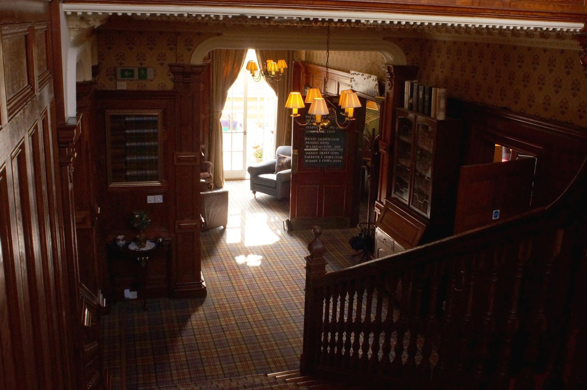 Vista Lobby Mansfield Castle Hotel