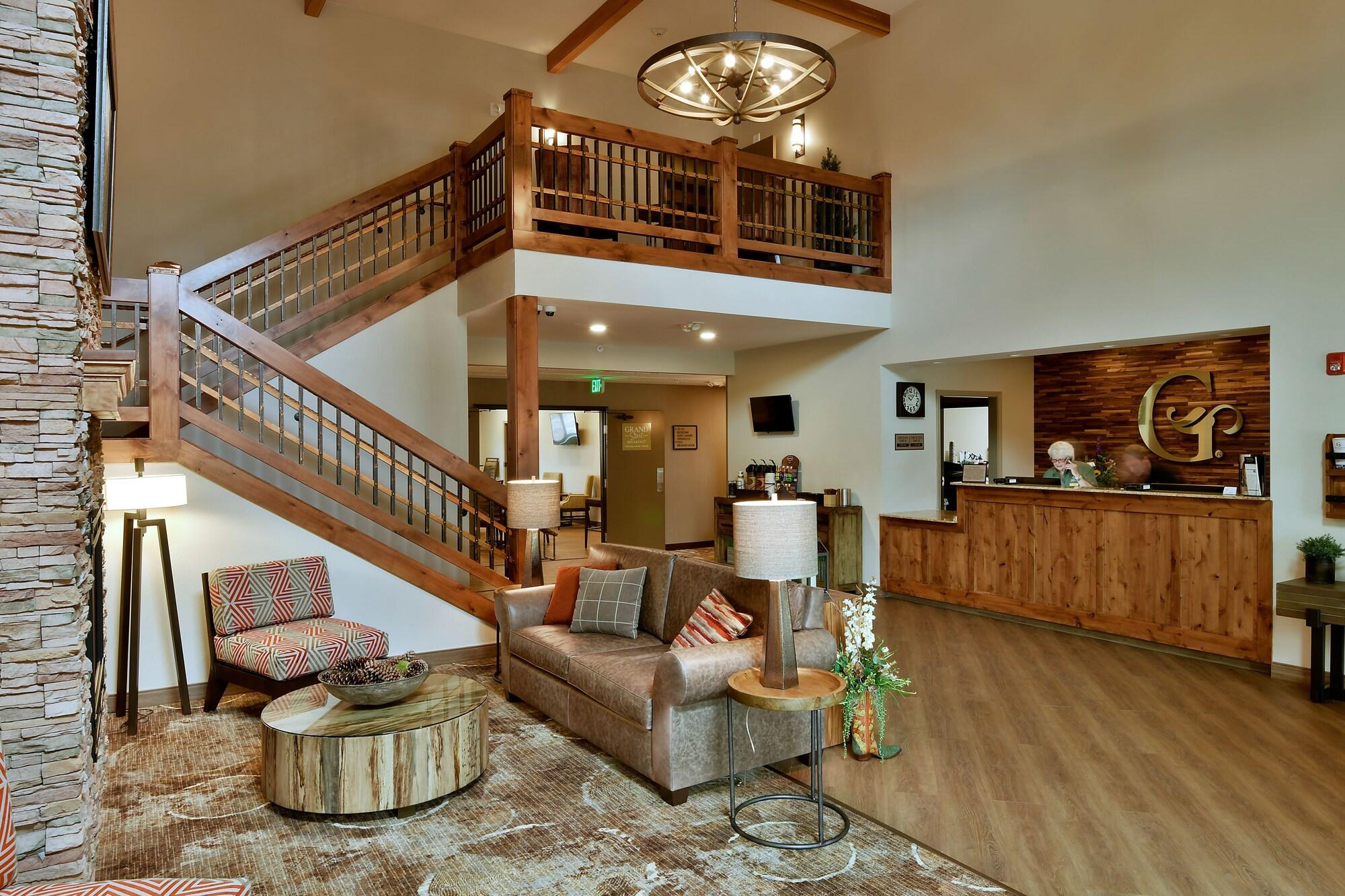 Vista Lobby GrandStay Hotel & Suites