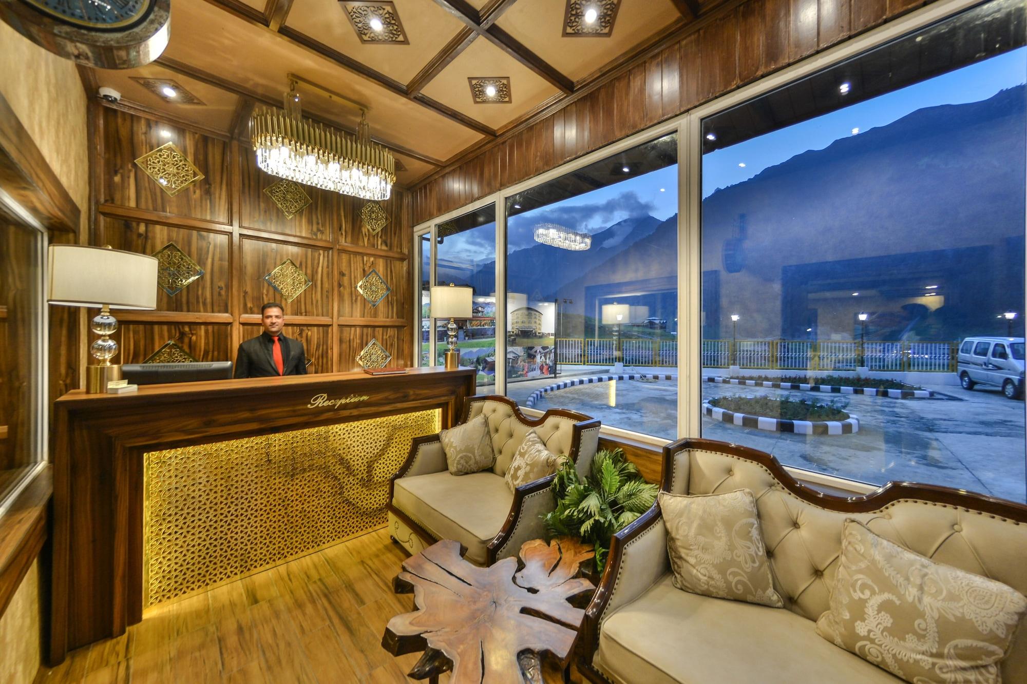 Vista Lobby Pine Spring Resort Sonamarg