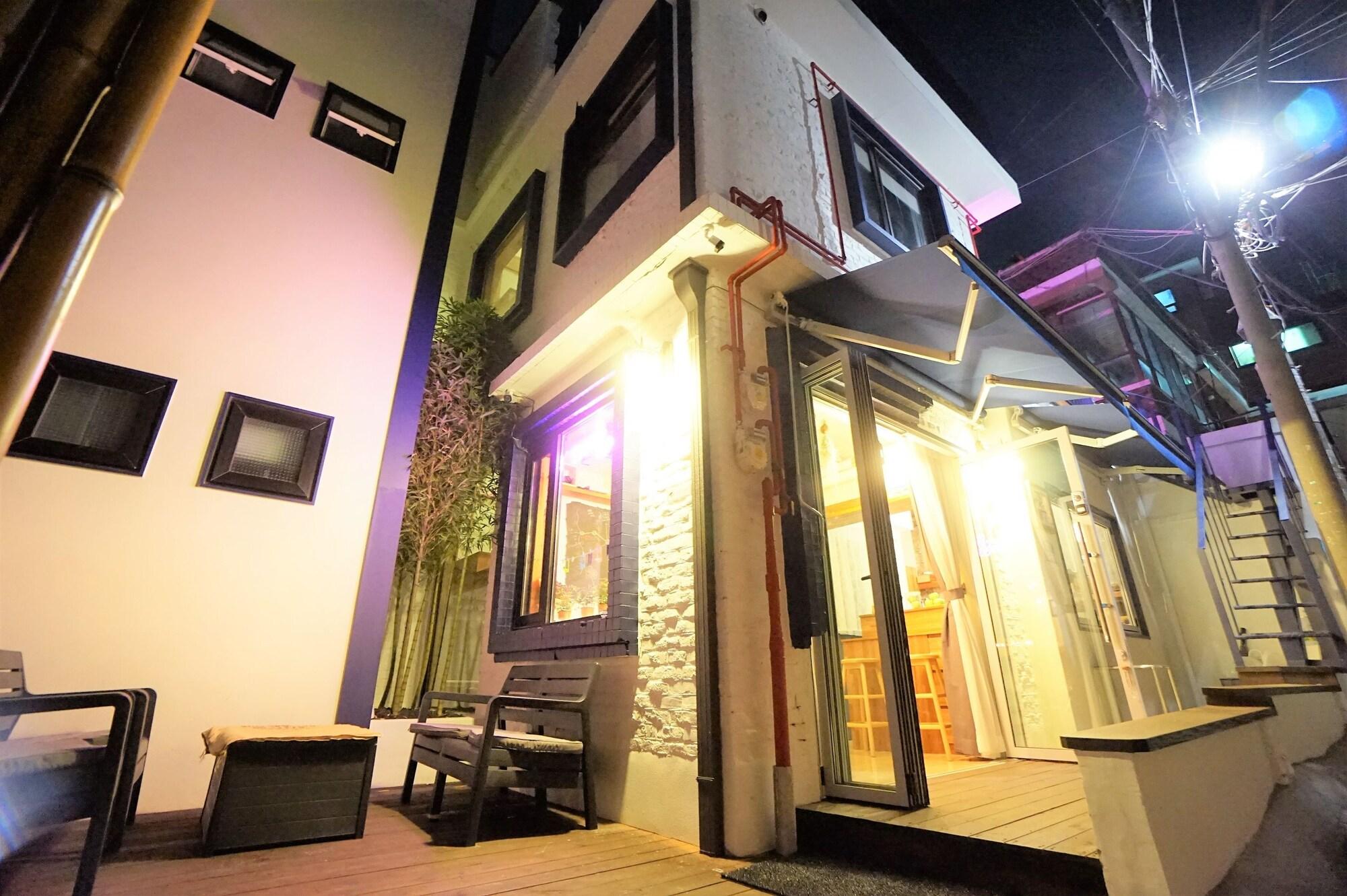Varios Seoul Cube Ewha - Hostel