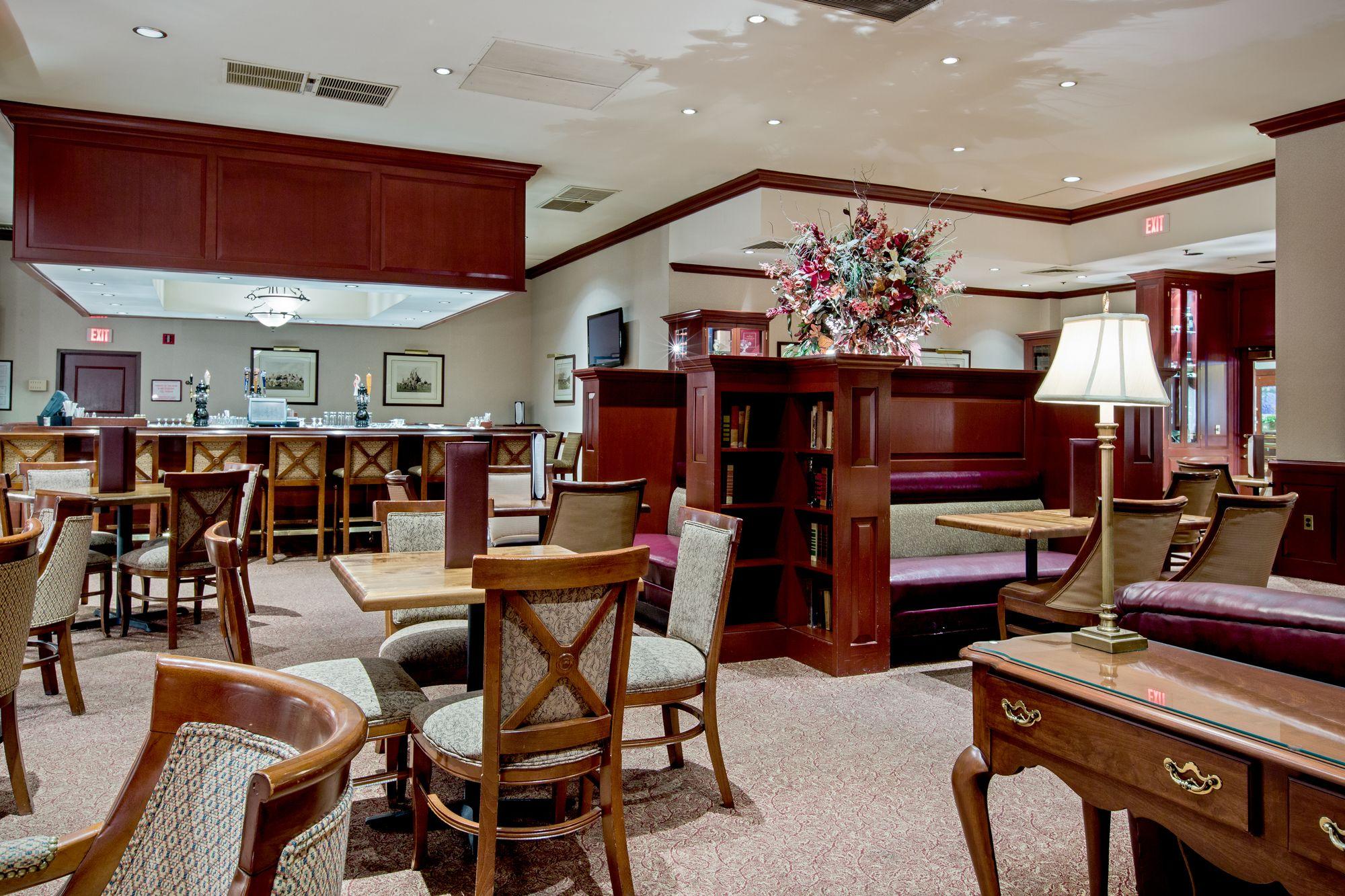 Bar/Salón Crowne Plaza Providence-Warwick Airport