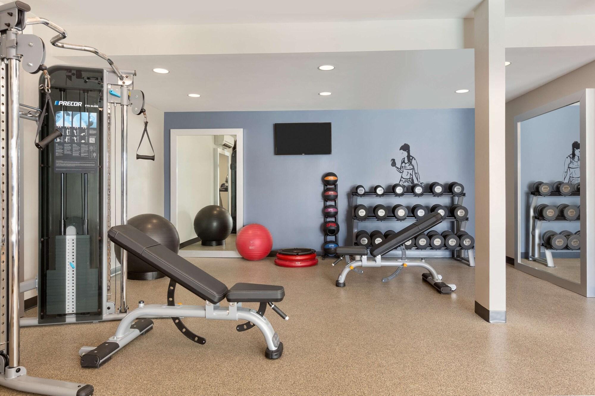 Gimnasio Doubletree by Hilton Campbell - Pruneyard Plaza