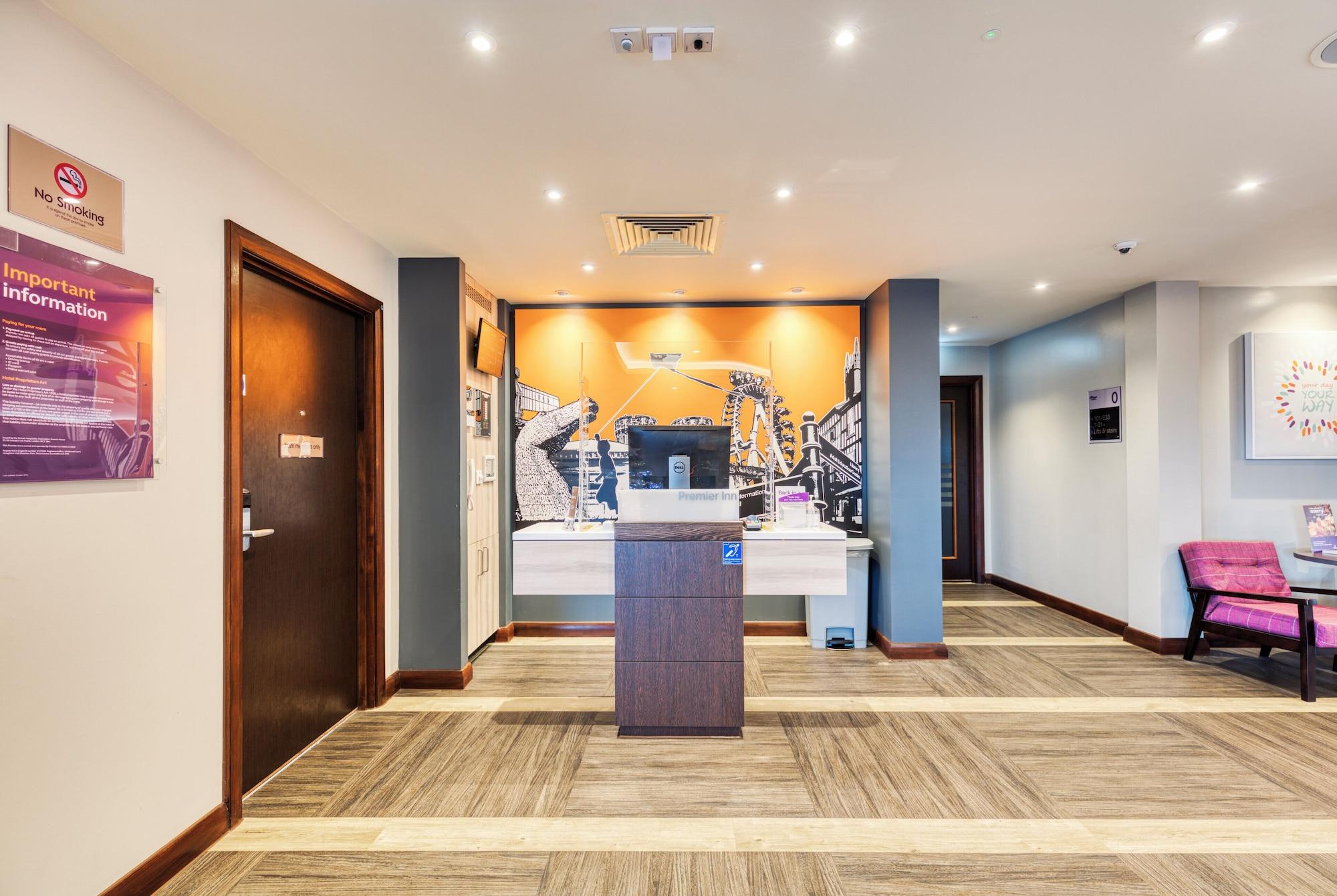 Vista Lobby Premier Inn Faversham