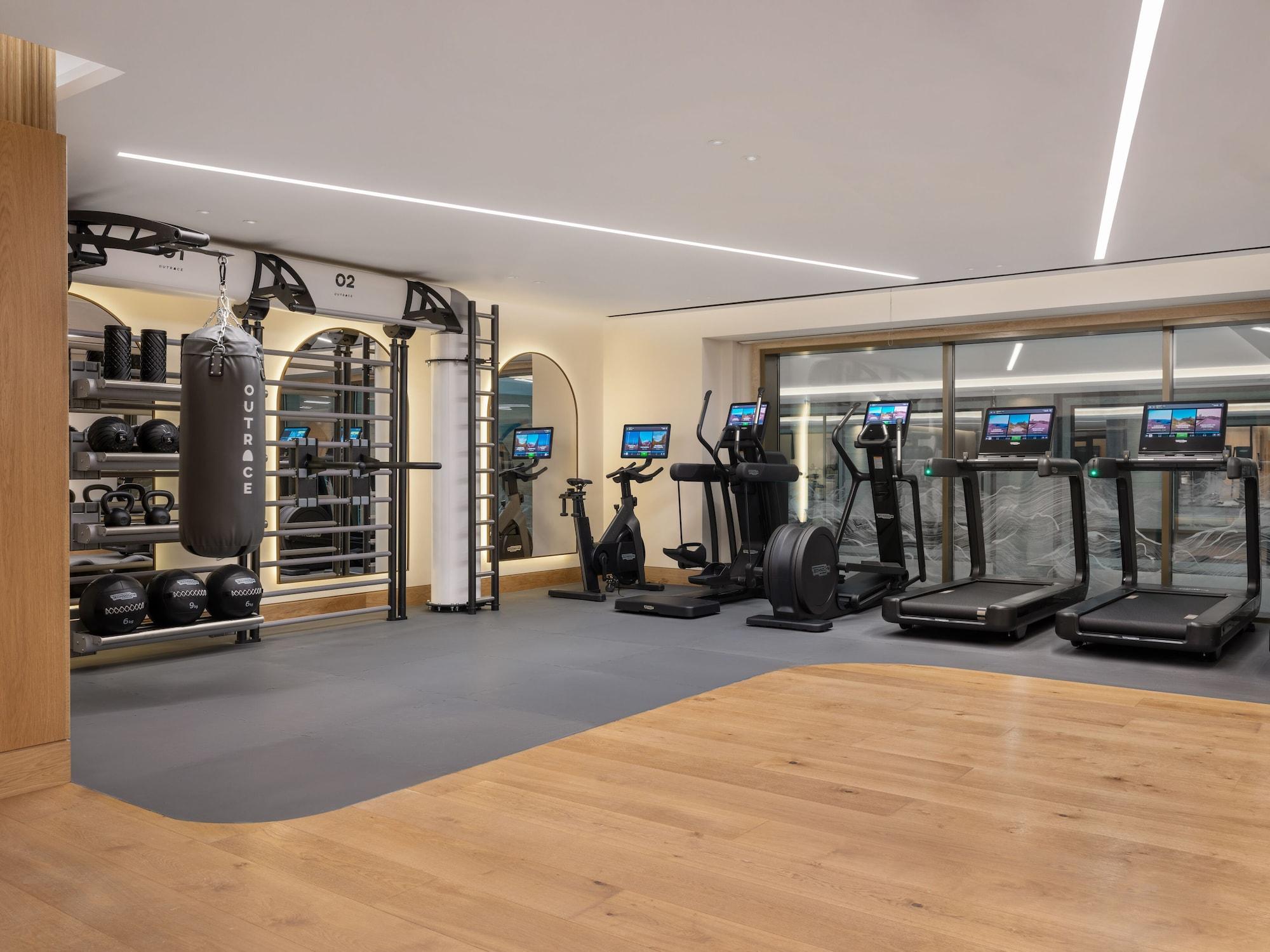 Gimnasio Raffles London at The OWO