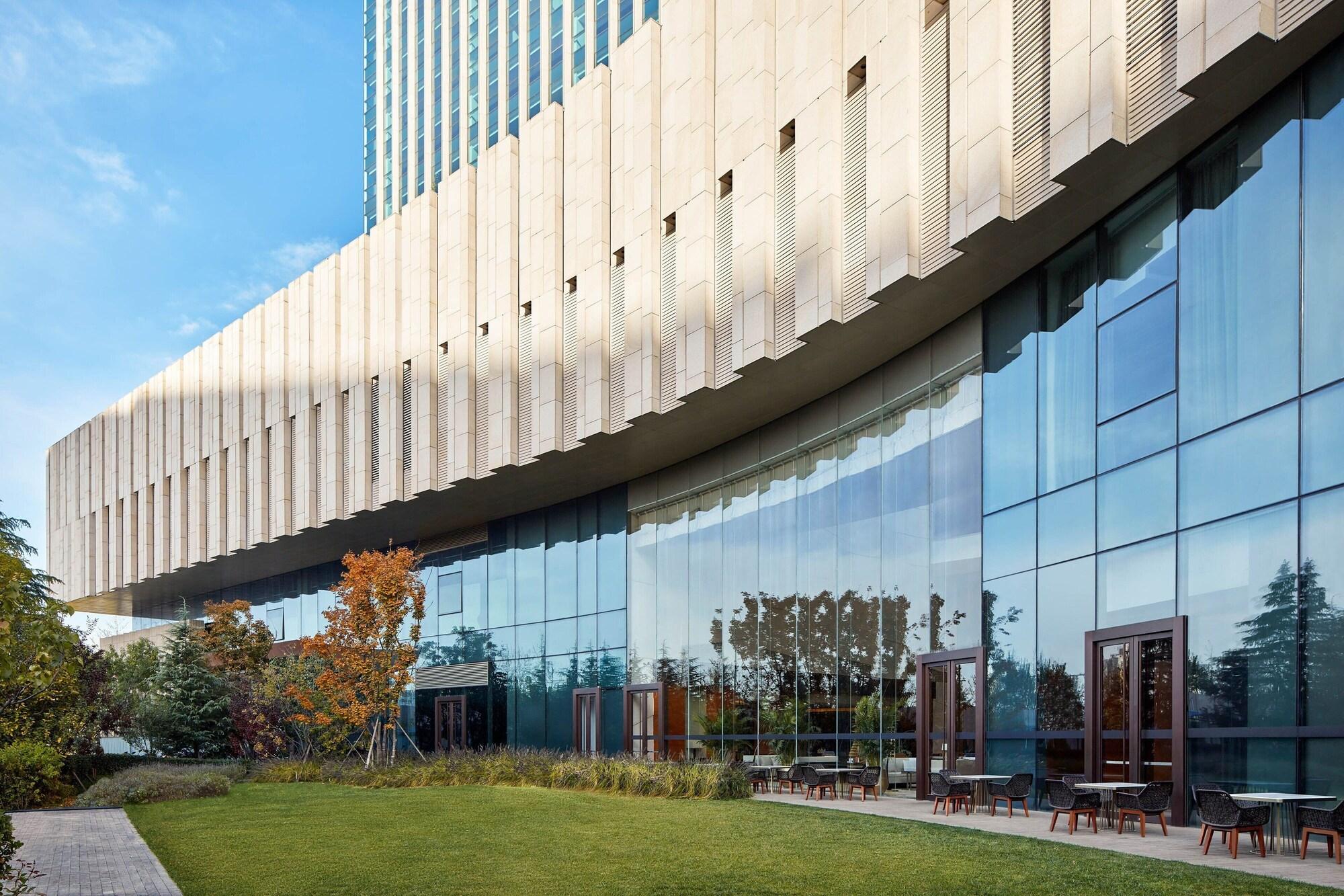 Vista Exterior Sheraton Beijing Lize Hotel