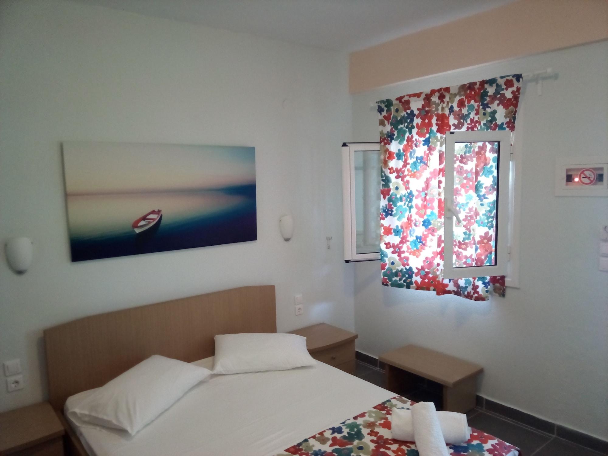 Varios Nikos Apartments