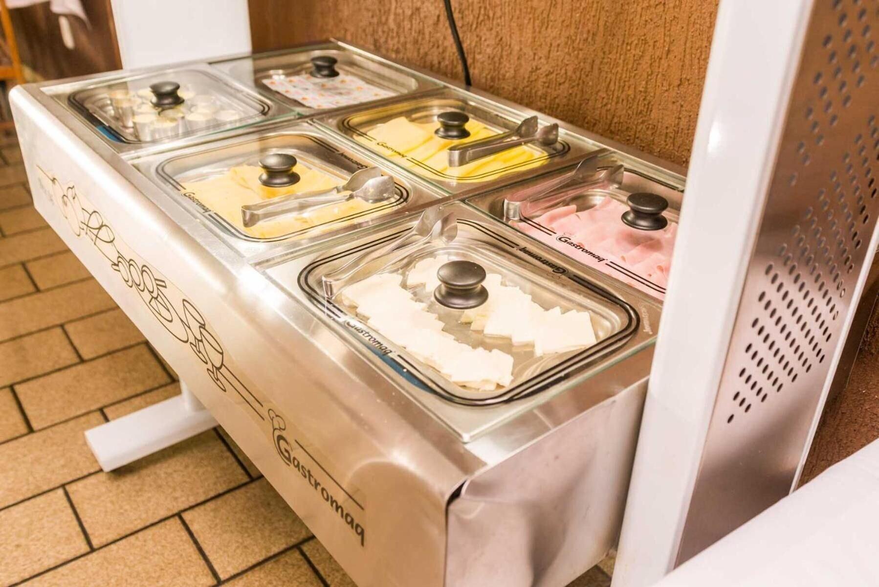 Equipamiento de Habitación Stratus Centro Hotel