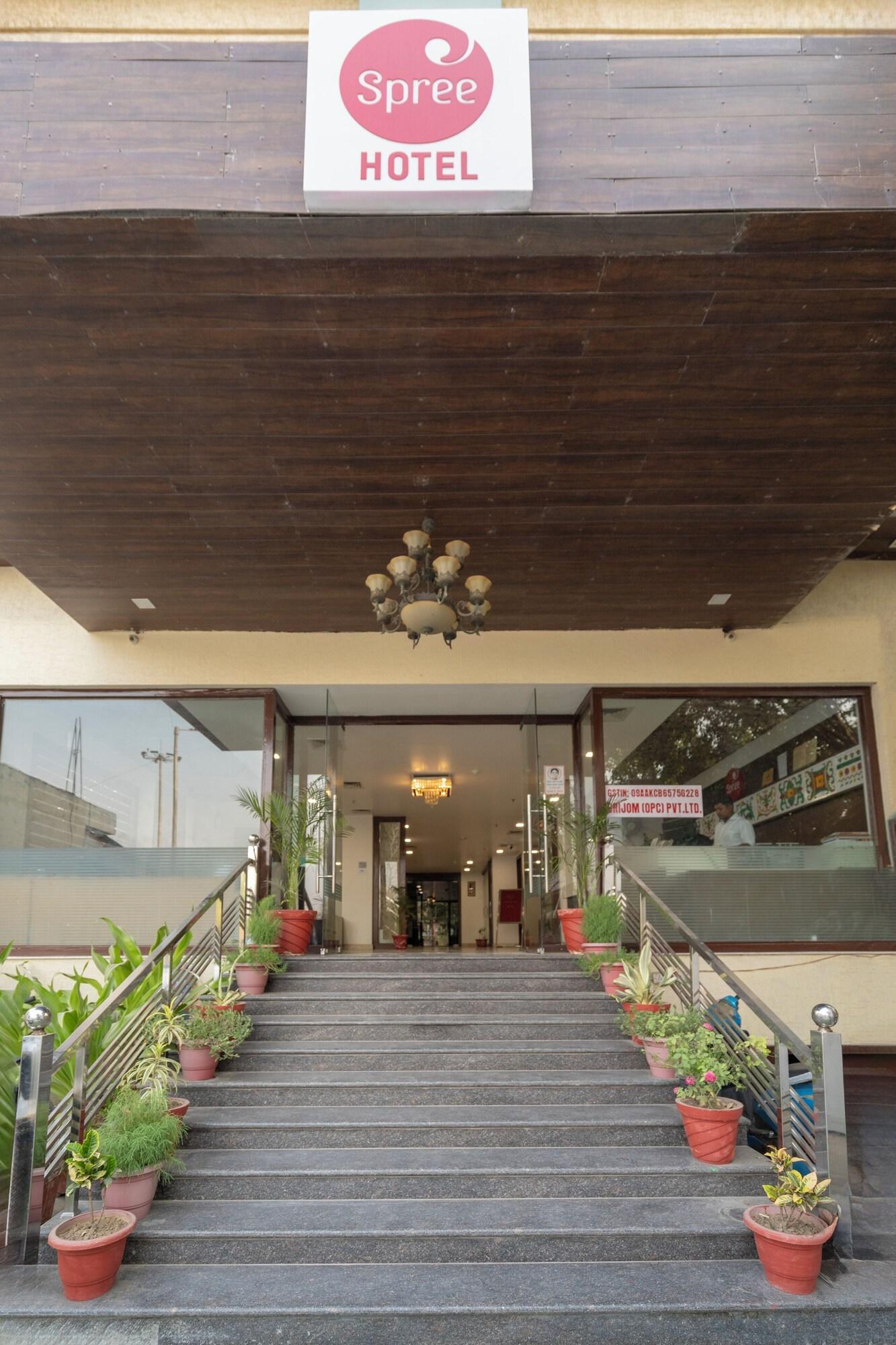 Vista Exterior Spree Hotel Agra