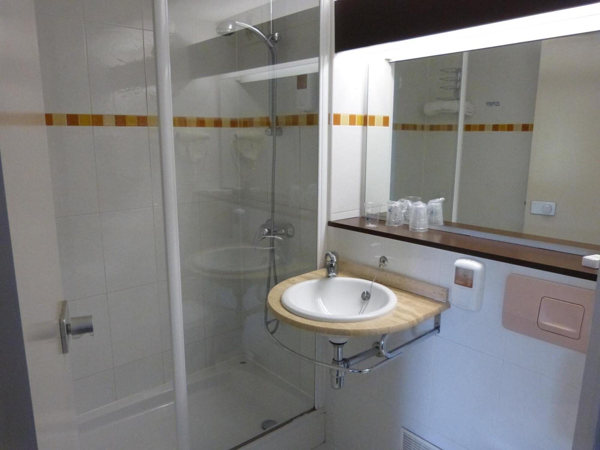 Equipamiento de Habitación Logis Hôtel Alizéa, Le Mans Nord