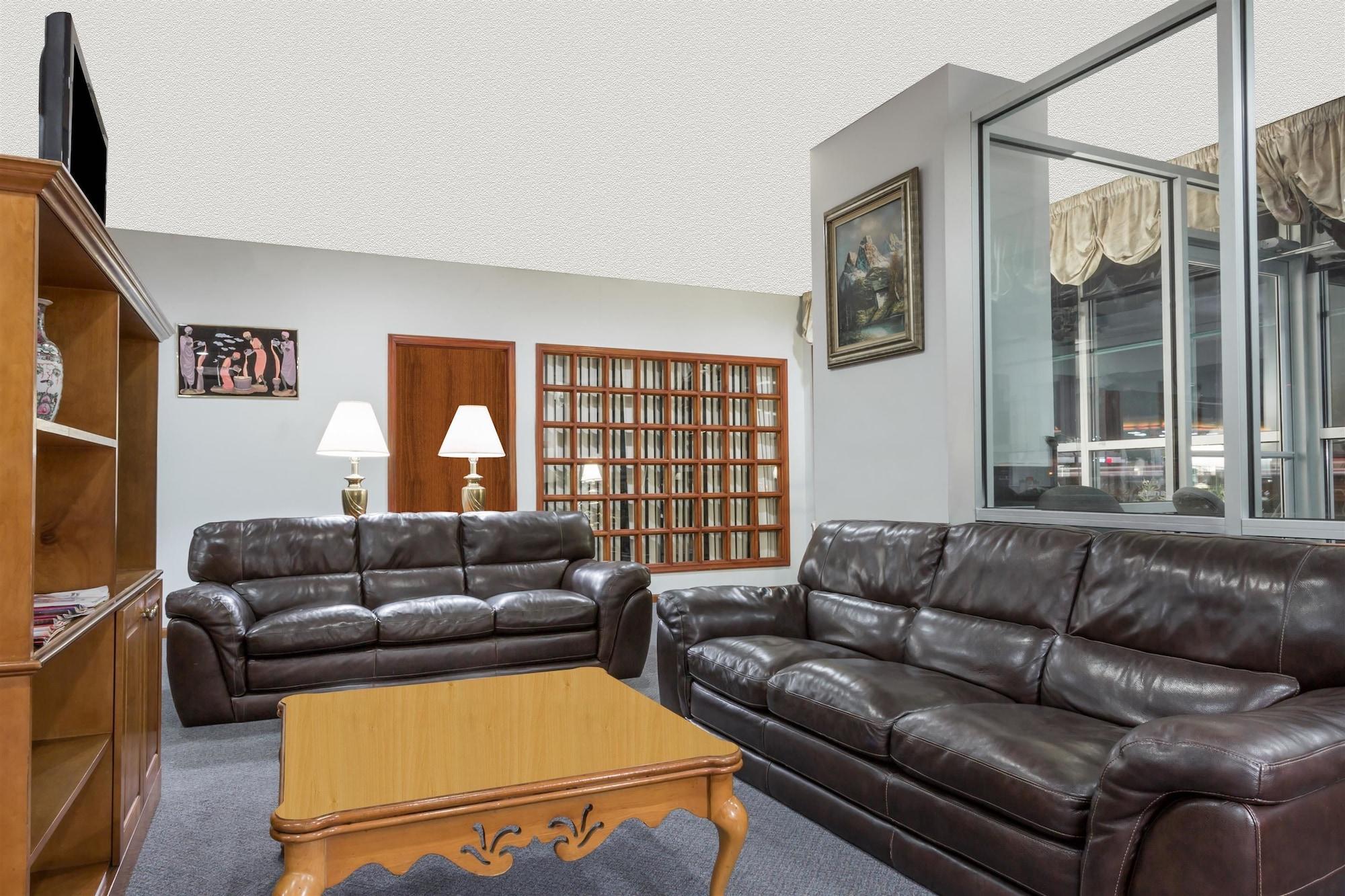 Vista Lobby Ramada Limited Norfolk