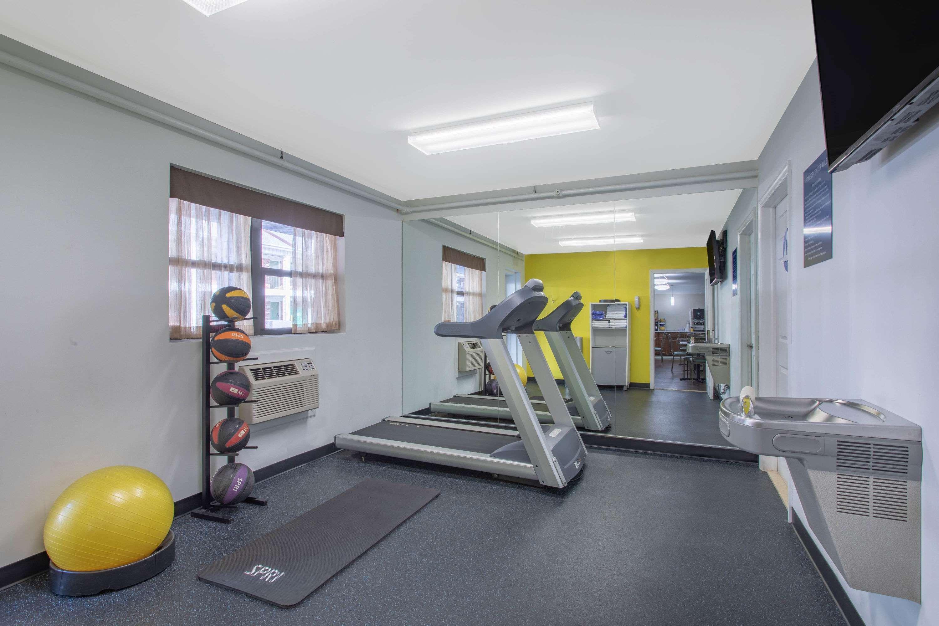 Instalaciones Recreativas Days Inn by Wyndham Elmsford / White Plains