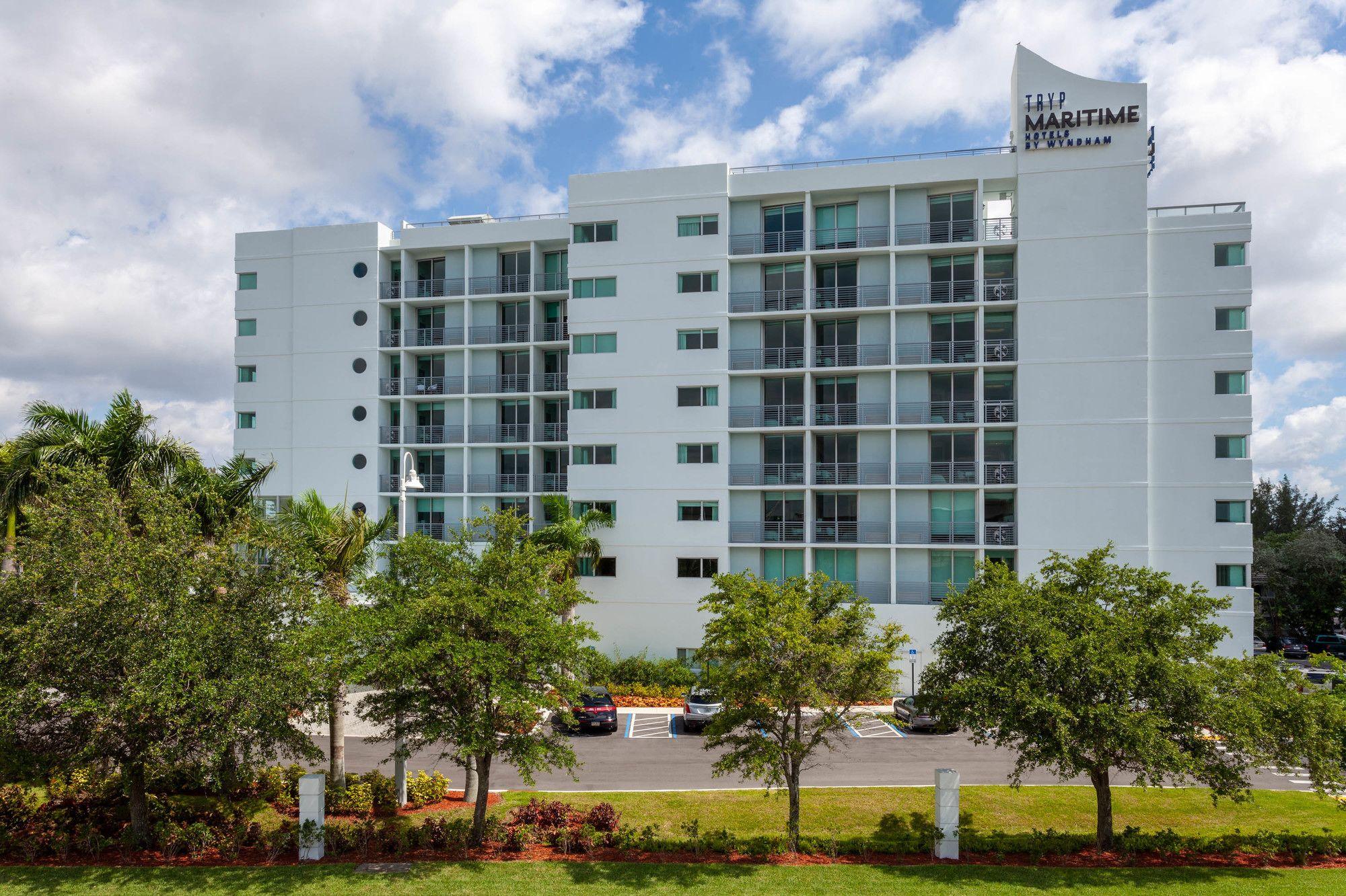 Exterior View TRYP by Wyndham FORT LAUDERDALE MARITIME HOTEL