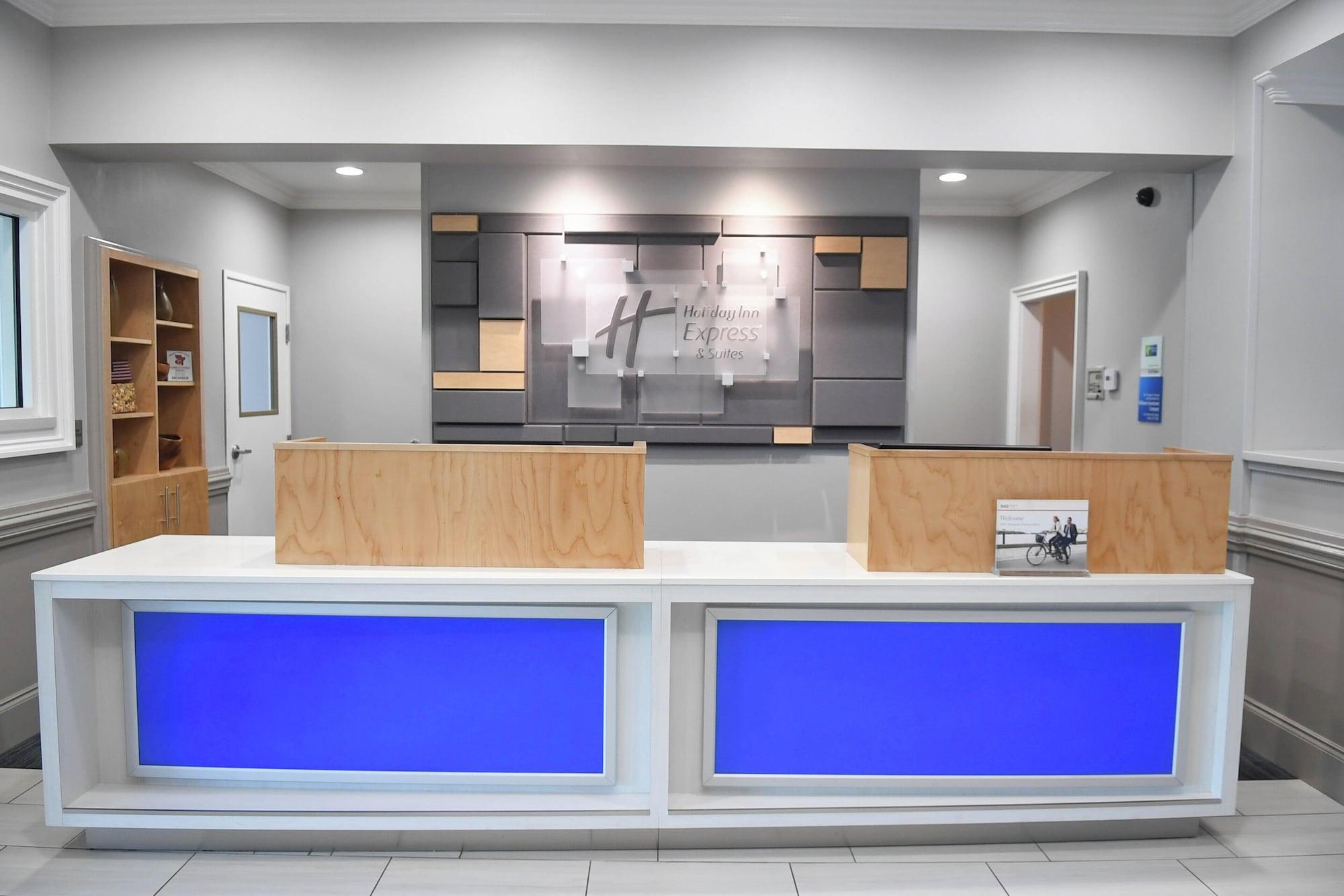 Vista Lobby Holiday Inn Express & Suites Valdosta West - Mall Area by IHG