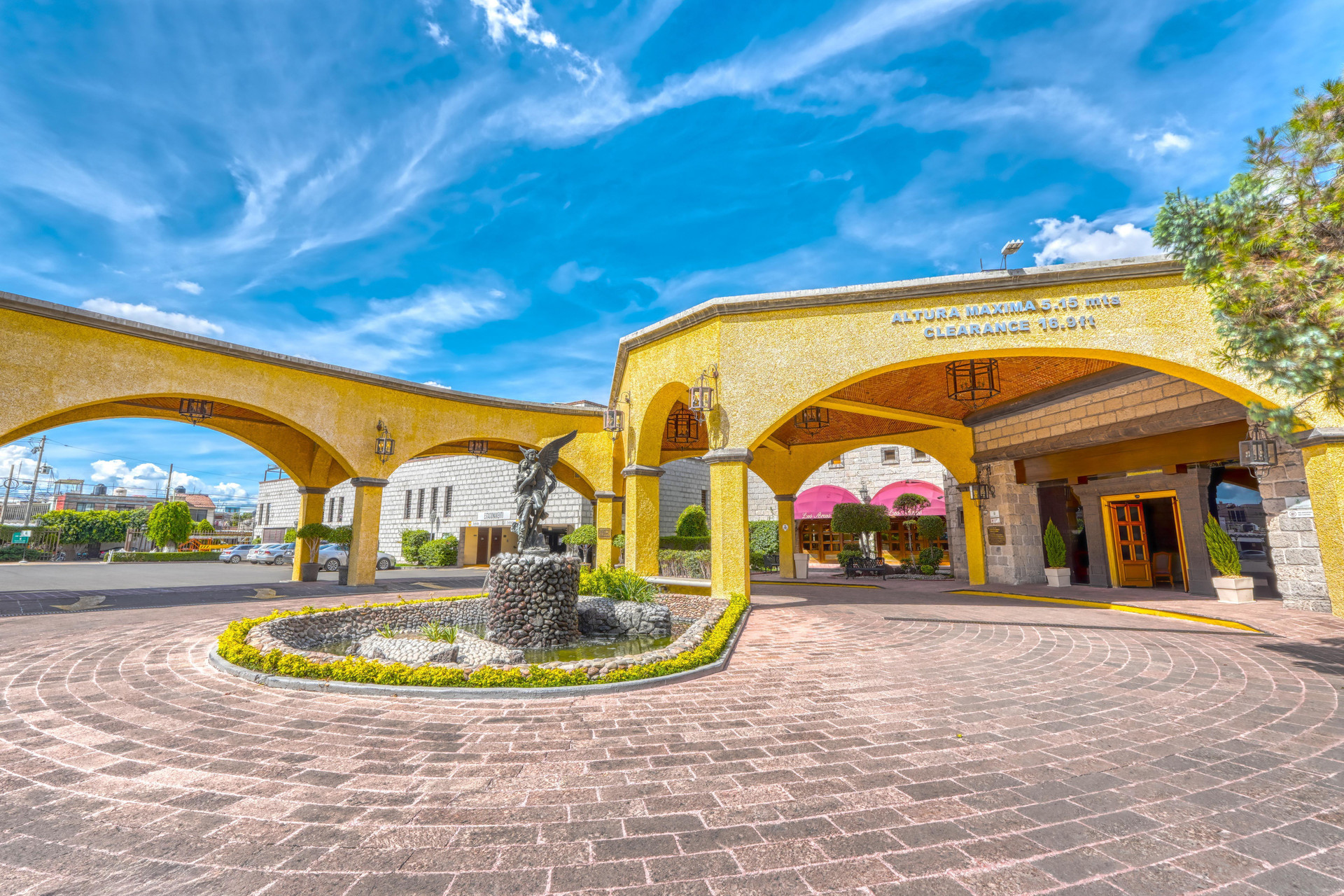 Vista Exterior Holiday Inn Queretaro-Centro Historico by IHG