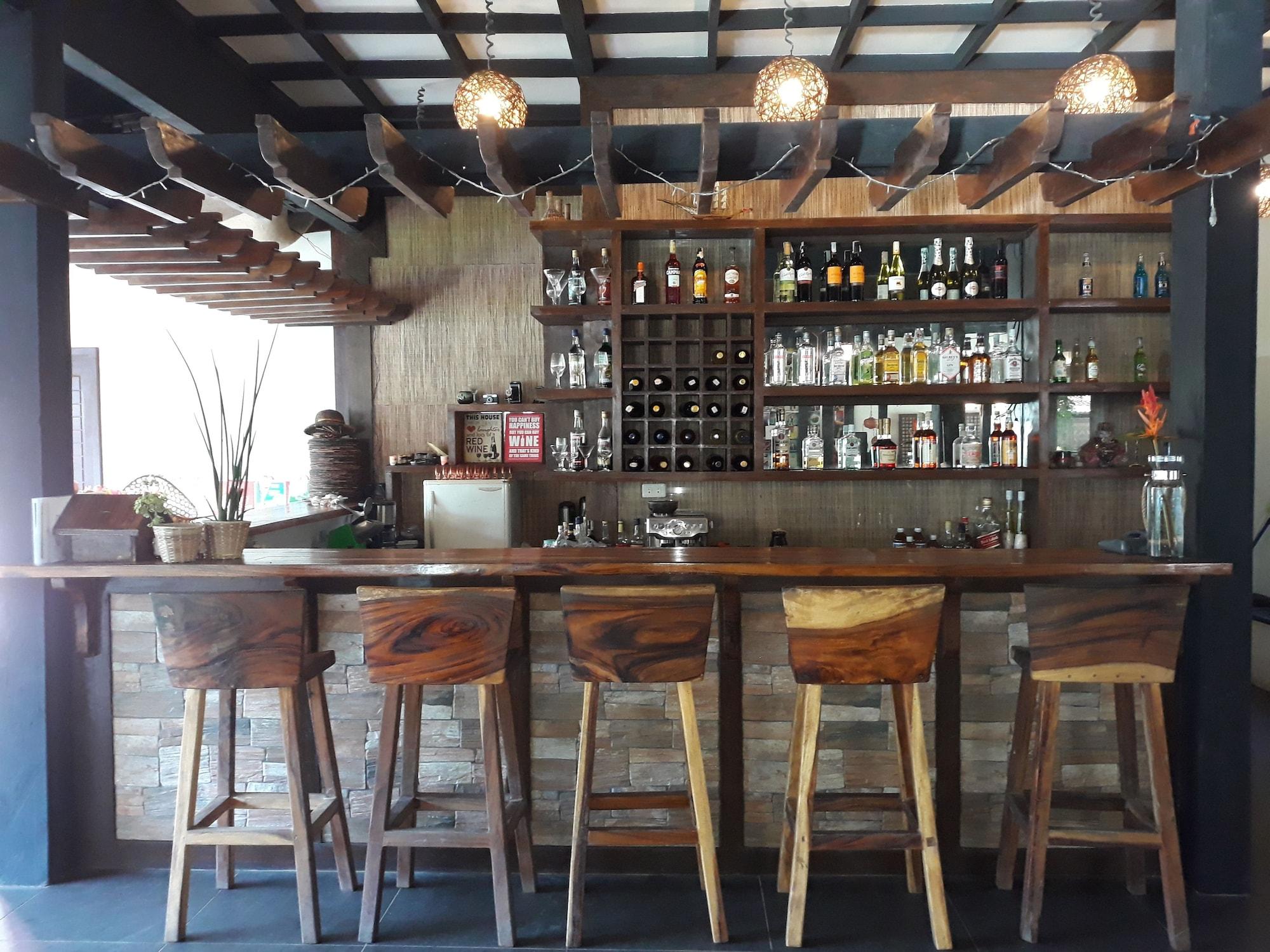 Bar/Salón Calape Forest Resort